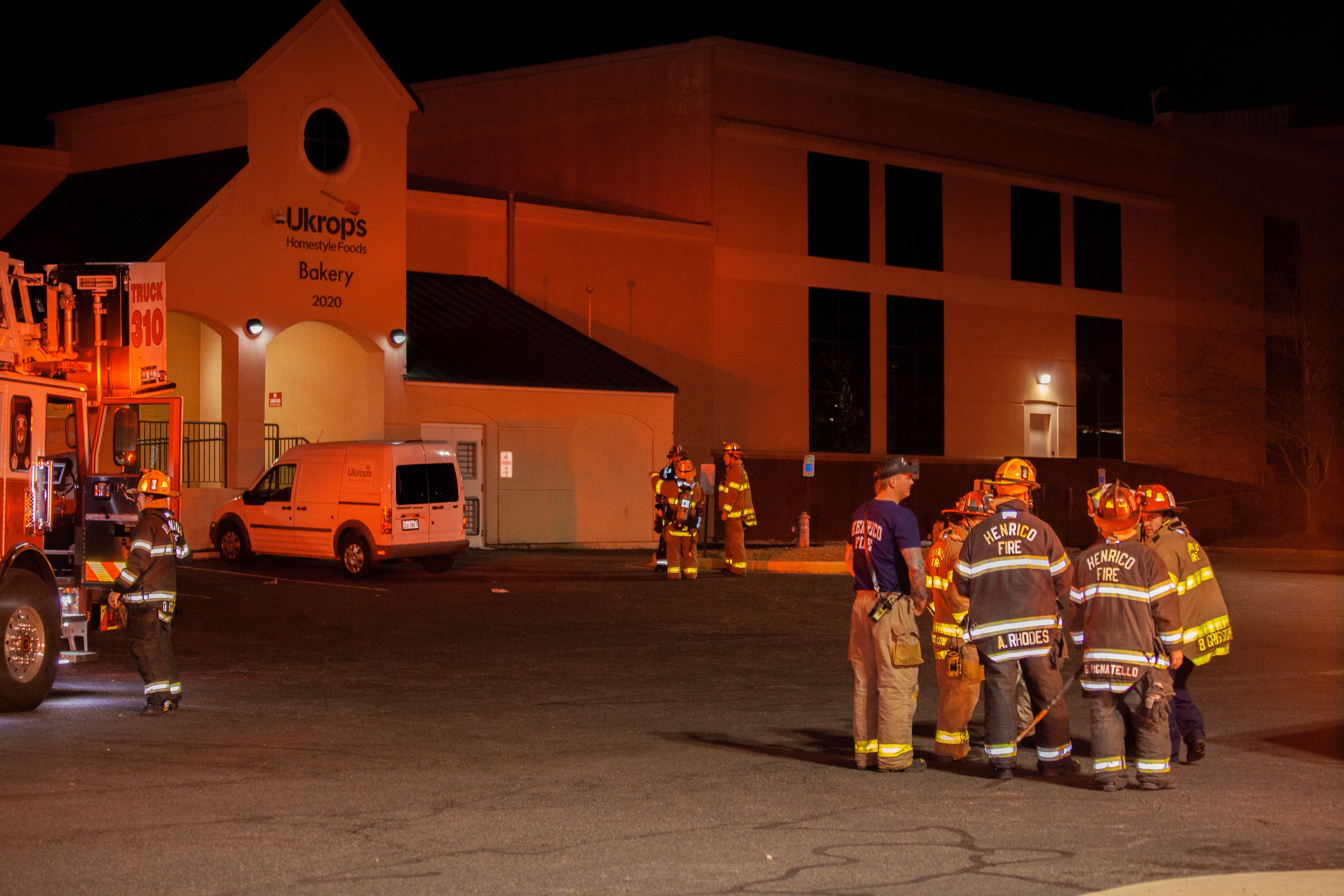 2 injured after explosion at Ukrop's commercial bakery 