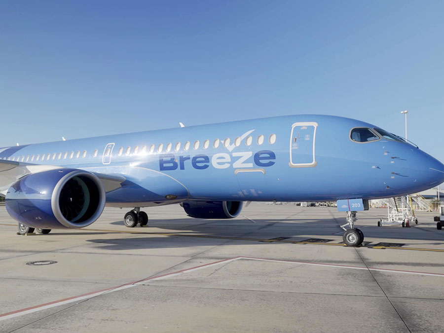 breeze_airways_plane.jpg