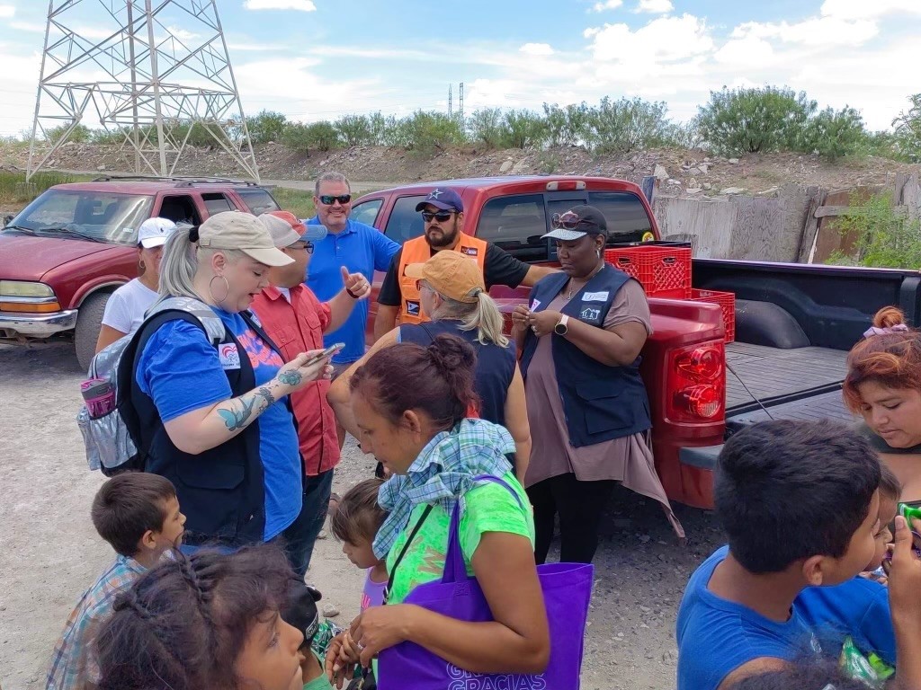 Faith leaders provide aid to immigrants at border