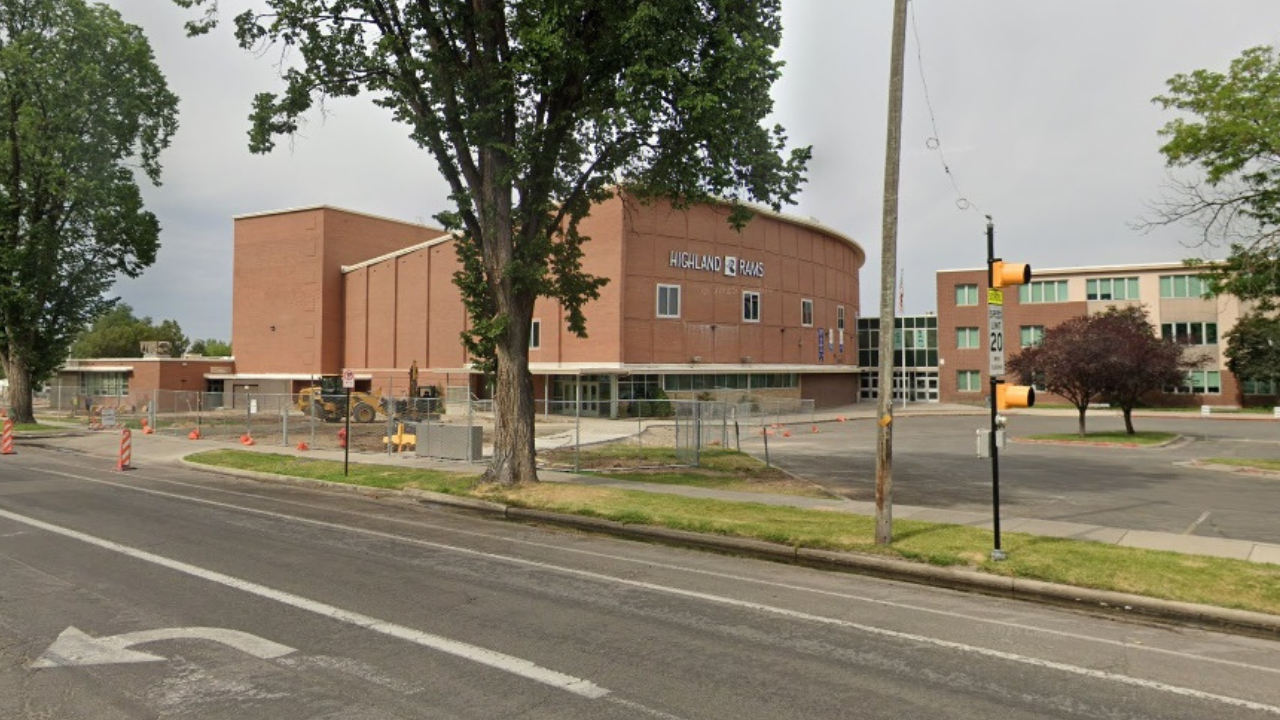 Highland High School.png