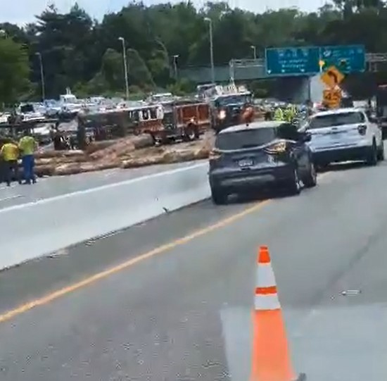 Log Truck Crash Powhite Pkwy 8-22-22.jpg