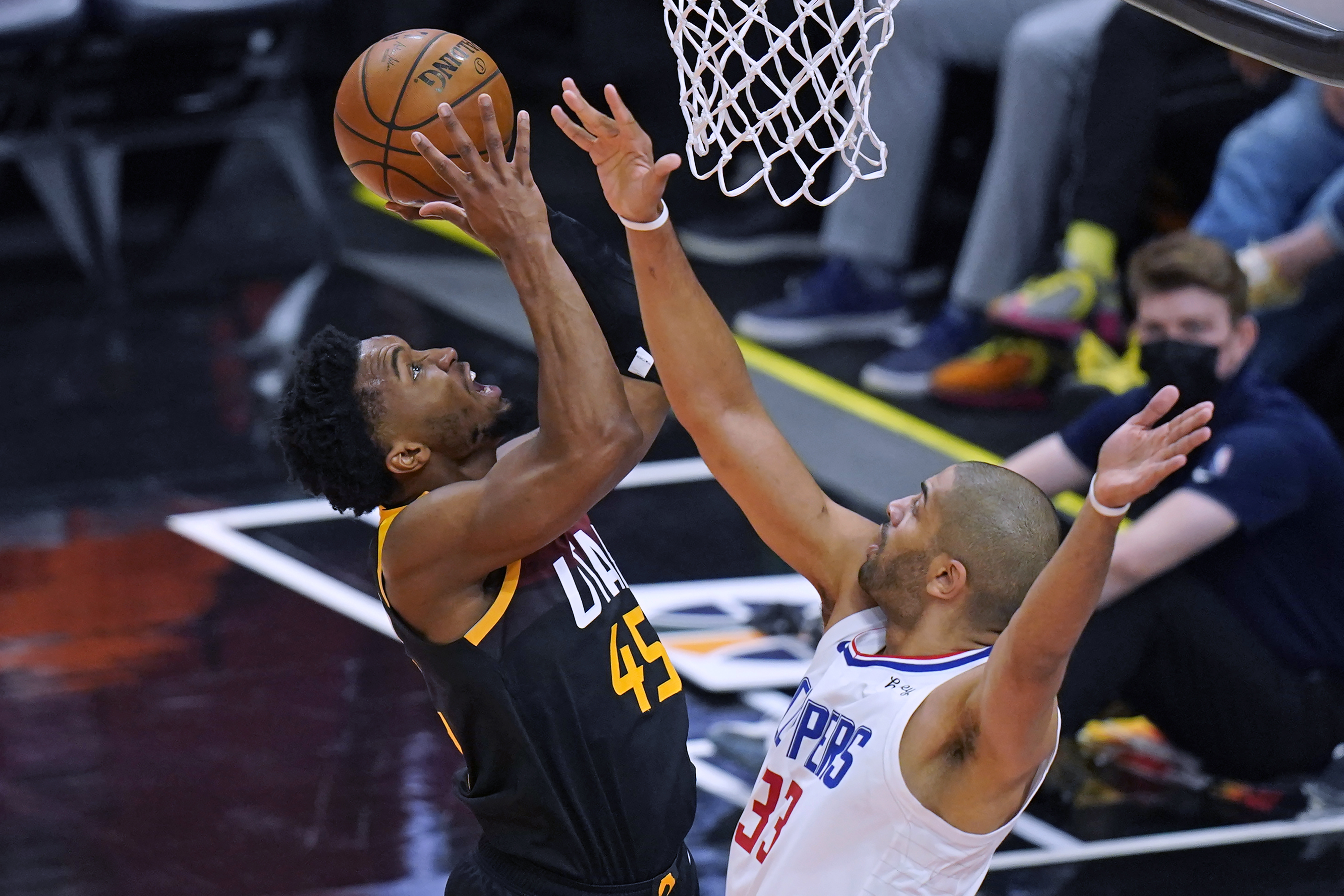 Donovan Mitchell Has 37 Utah Jazz Beat La Clippers 117 111 For 2 0 Lead In Second Round Playoffs Series