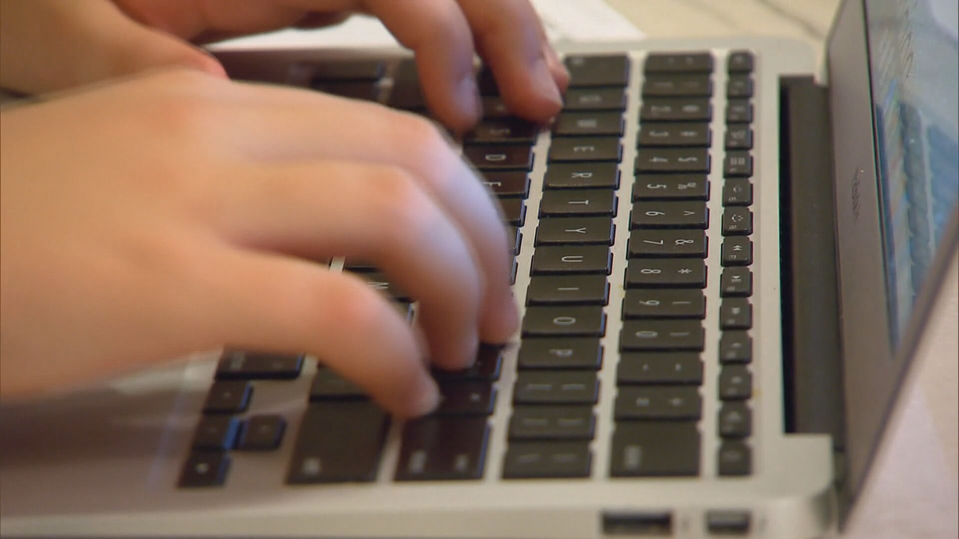 Many schools opt for virtual learning, rather than canceling school, during Tuesday's weather