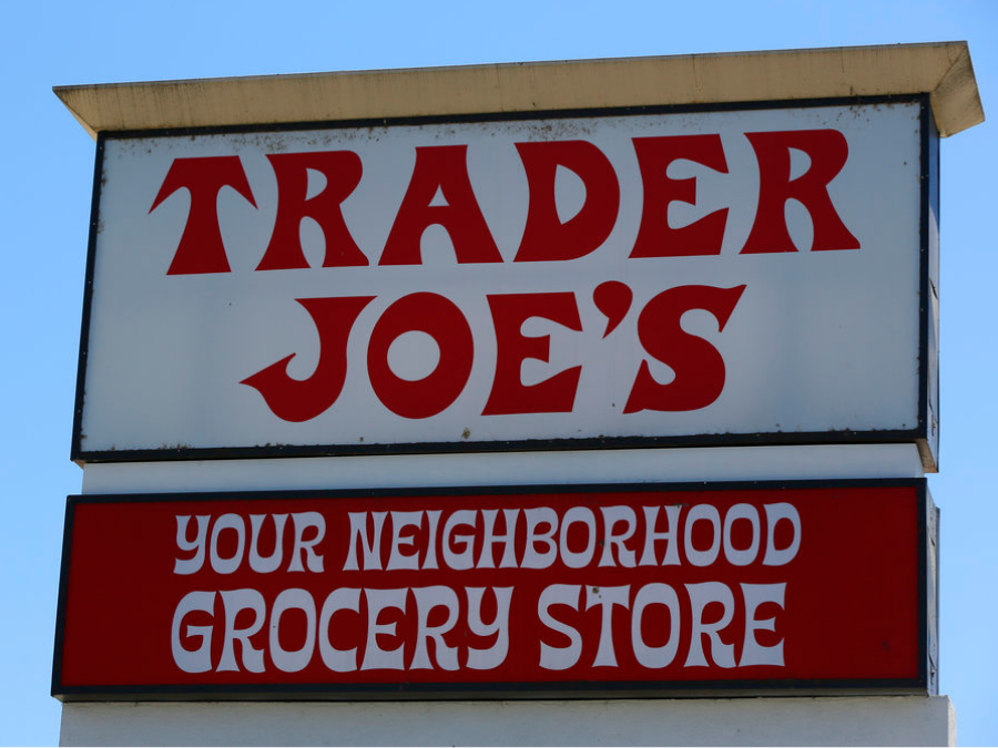 trader_joes_grocery_store_sign_apphoto.png