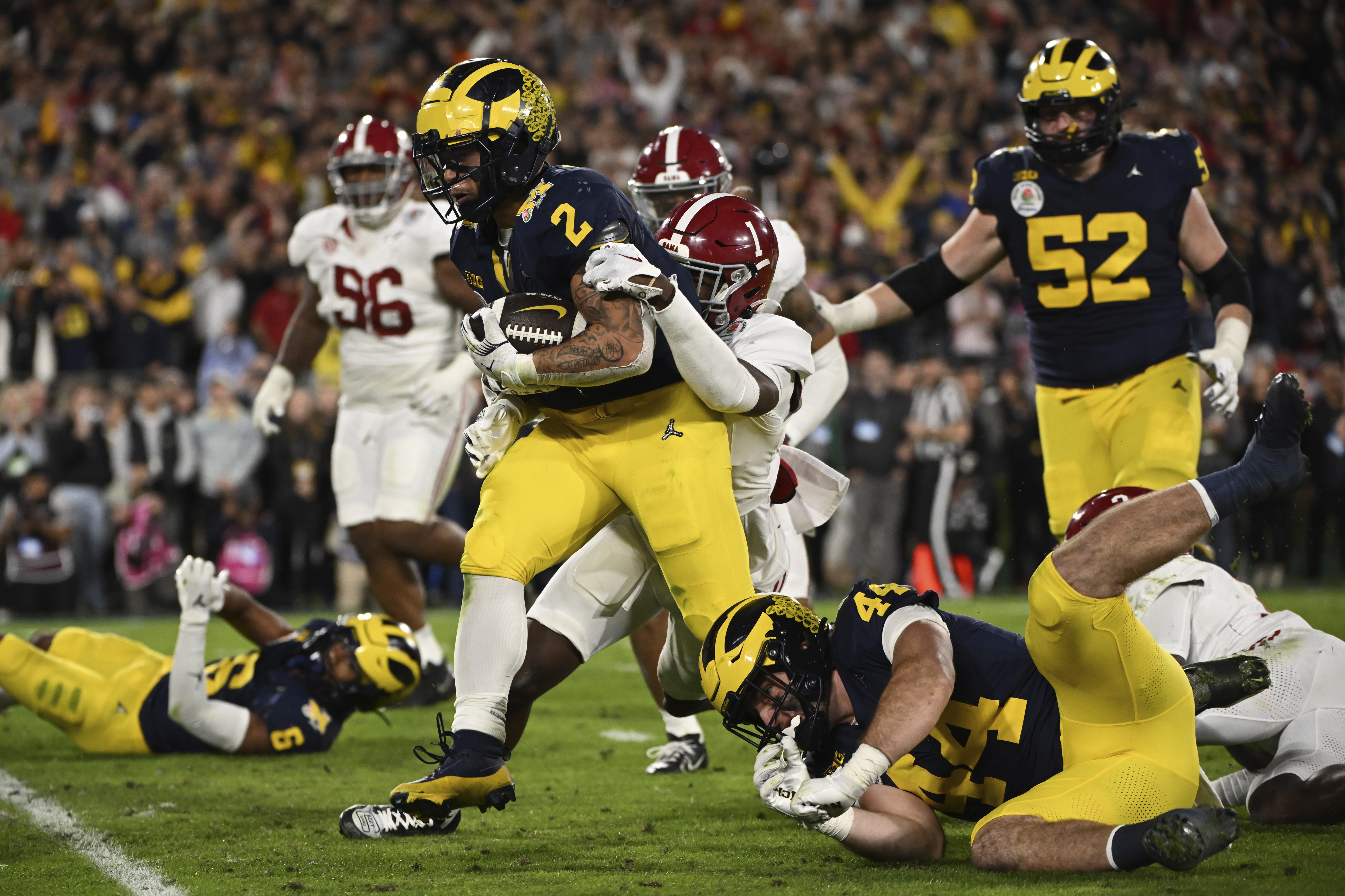 Michigan Wolverines running back Blake Corum runs for game-winning TD in OT vs. Alabama Crimson Tide in Rose Bowl, Jan. 1, 2024