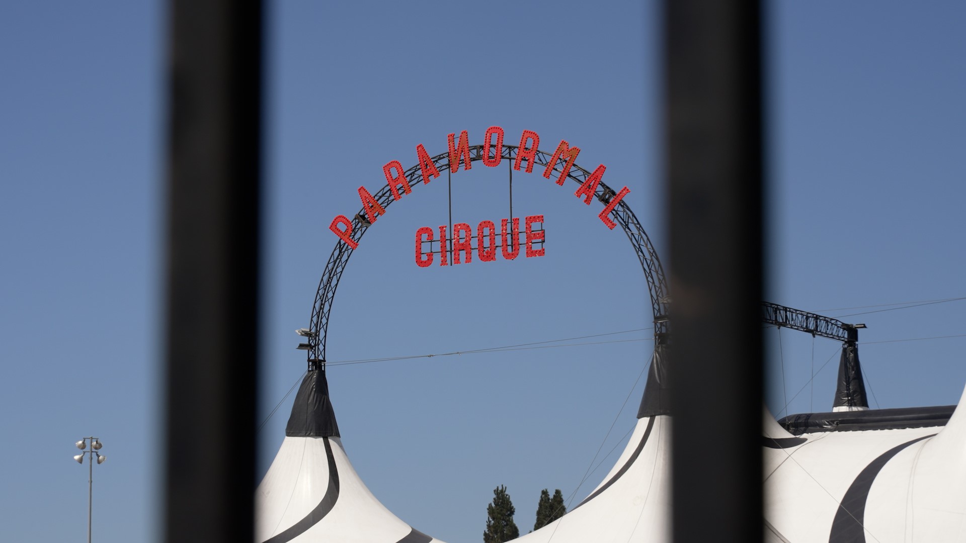paranormal cirque.jpg