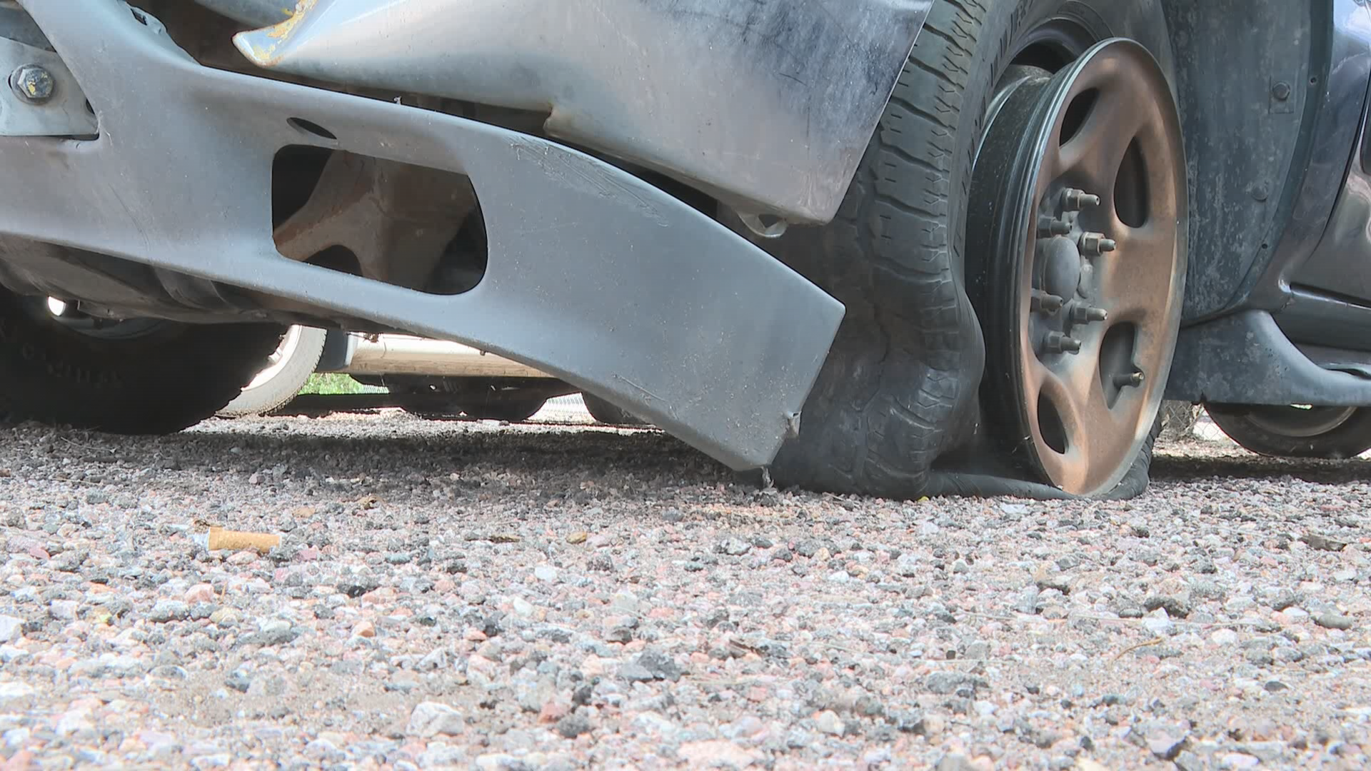 Cars that are not driveable cannot be left on a public street
