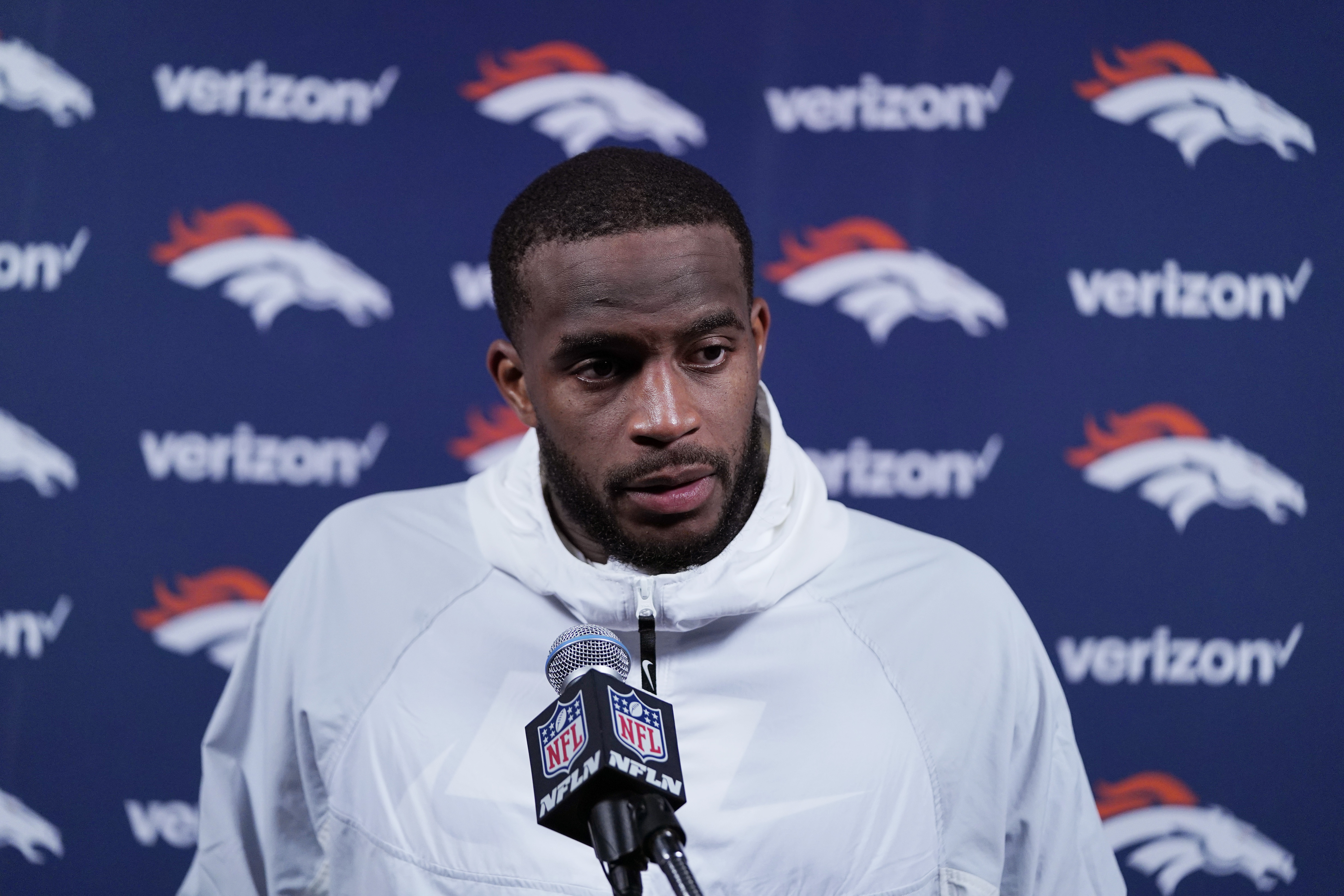 Broncos safety Kareem Jackson tests positive for COVID-19