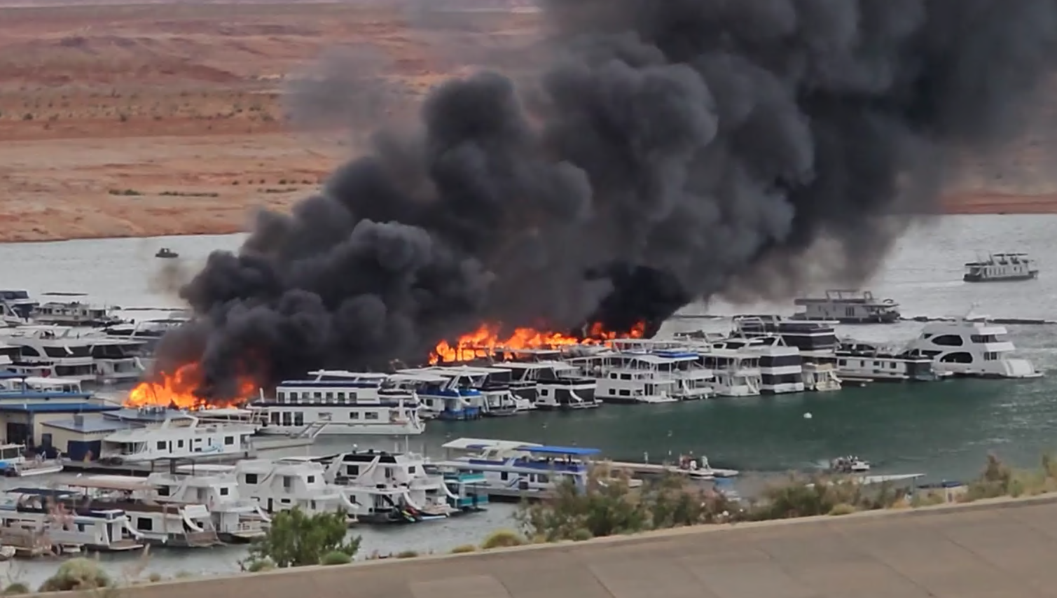 Lake Powell boats fire 