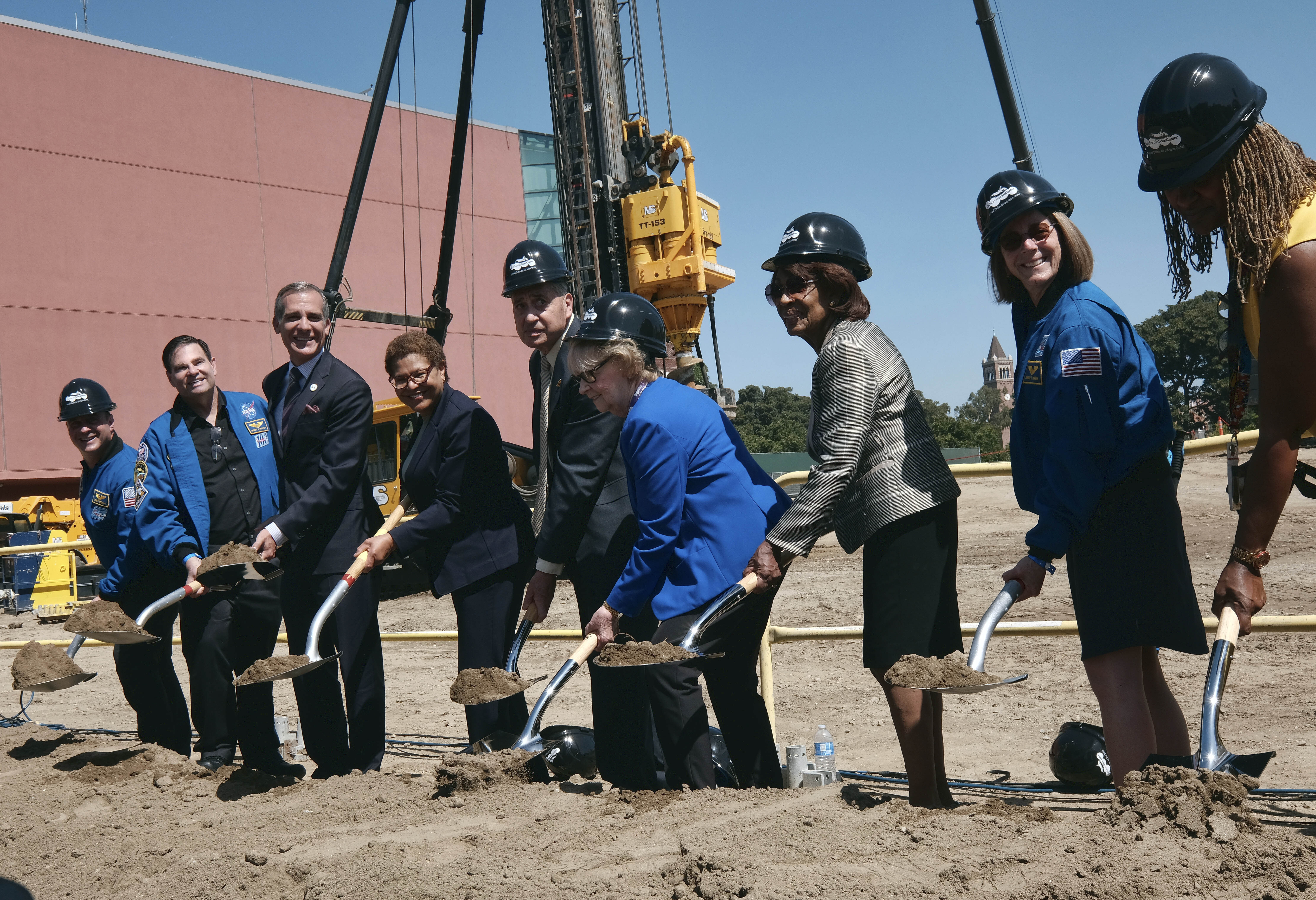Space Shuttle Endeavour-Los Angeles