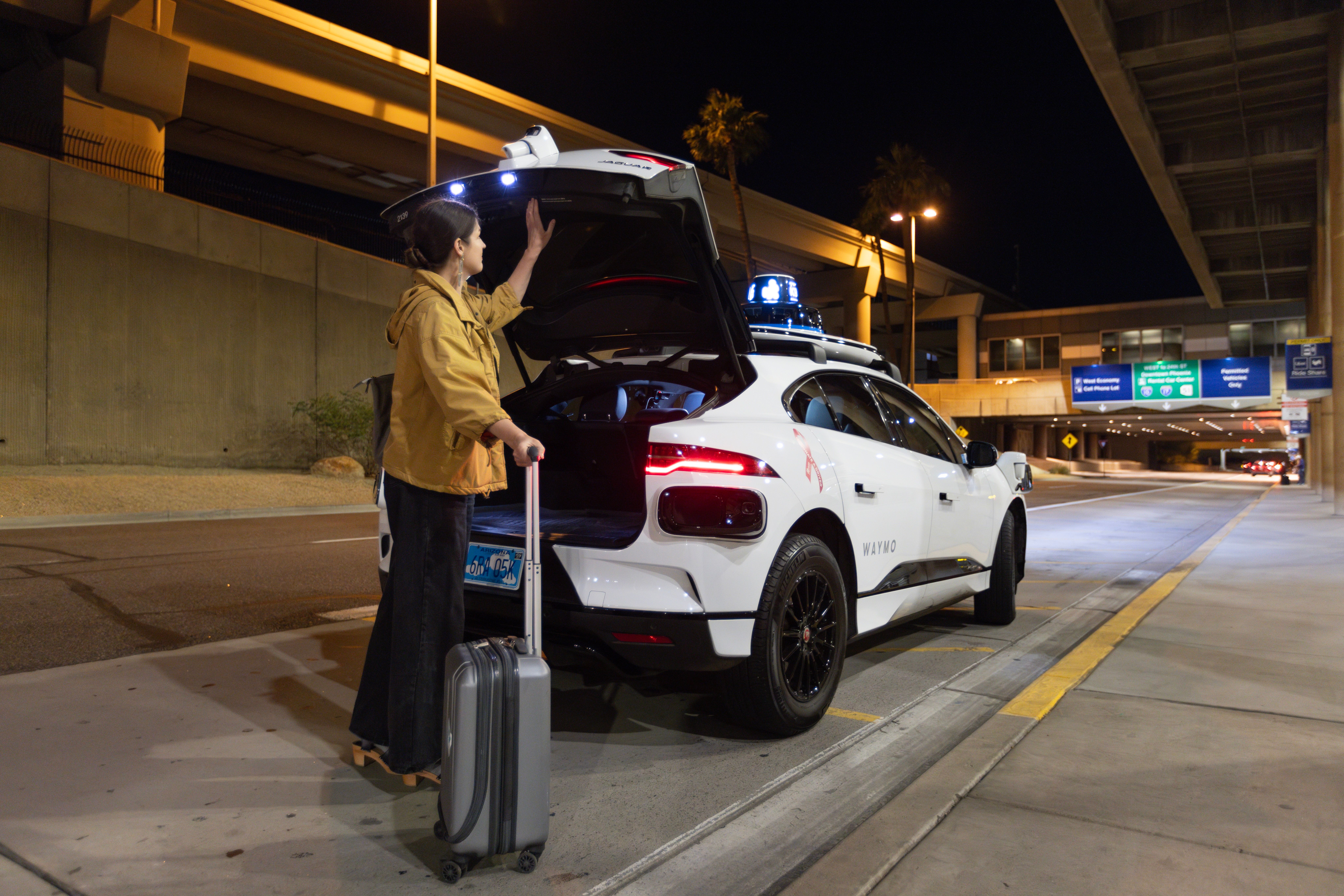Waymo Sky Harbor.jpeg