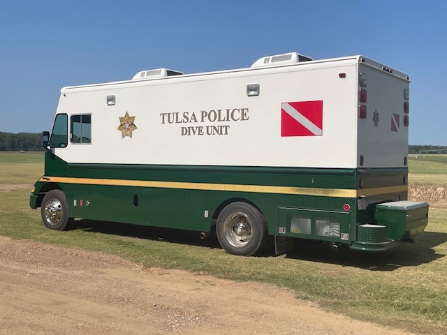 Tulsa Police Dive Team searches Bird Creek for missing man