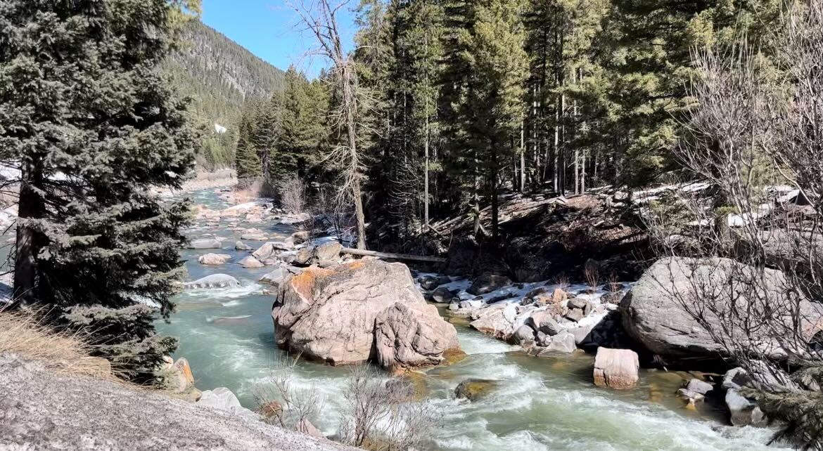 gallatin river house rock