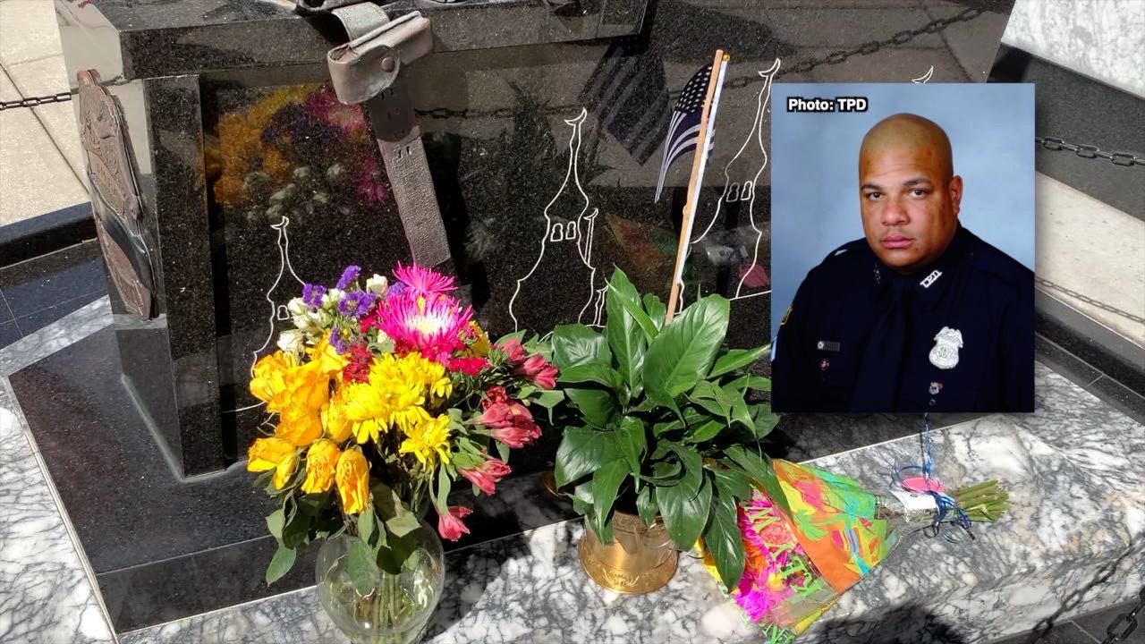 Memorial for fallen deputy