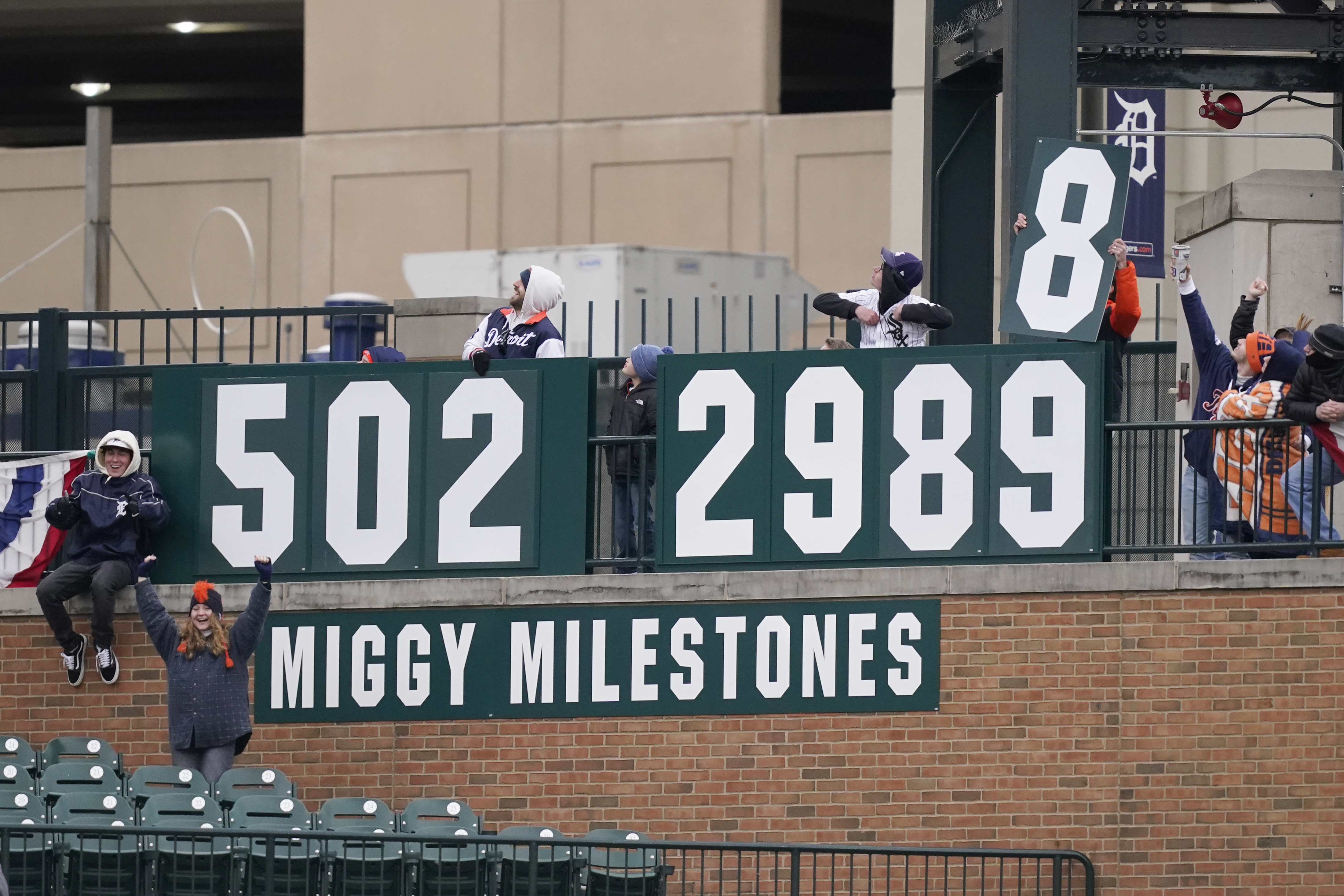 Miguel Cabrera Milestone Signs White Sox Tigers Baseball