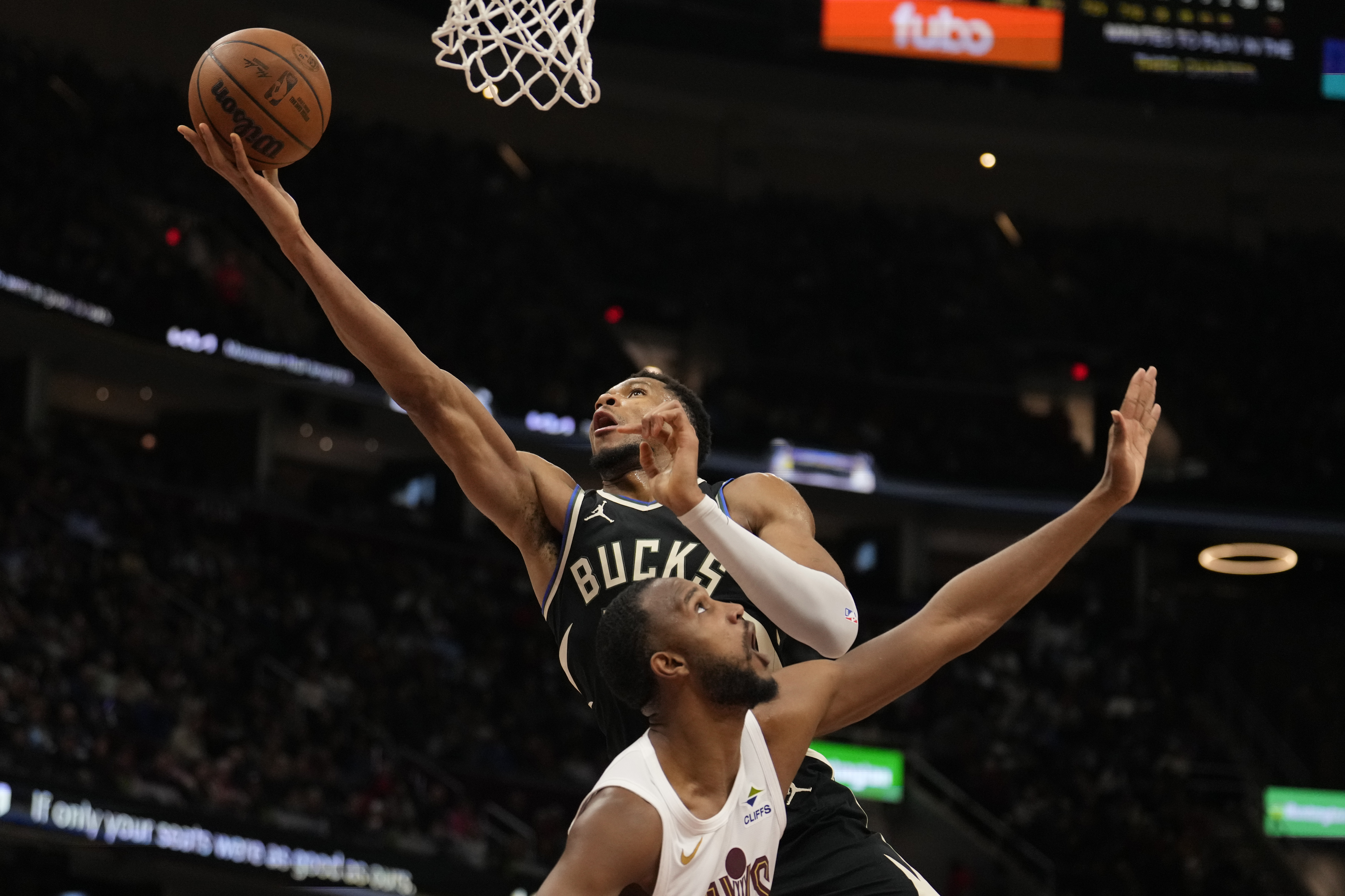 Giannis Antetokounmpo
Evan Mobley