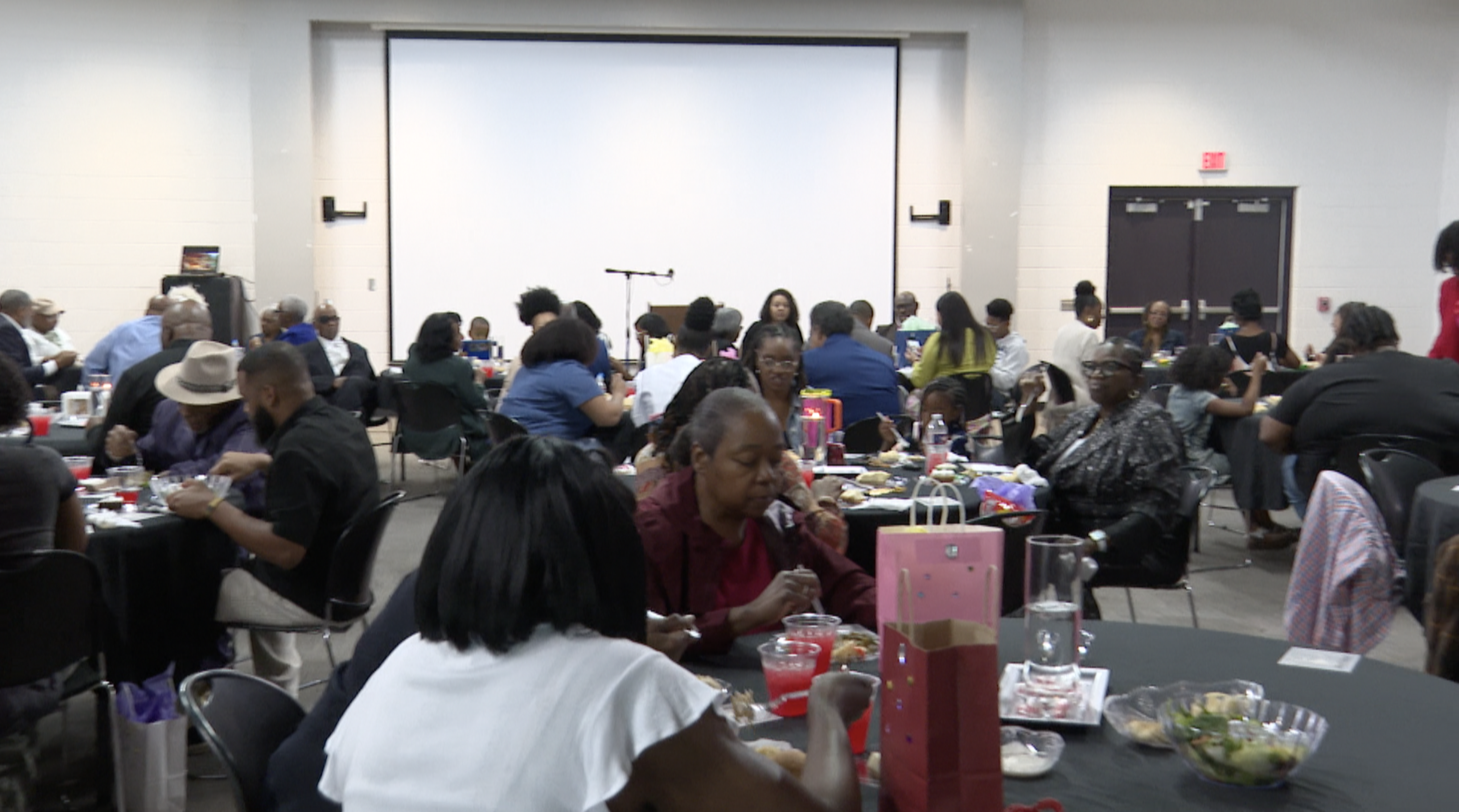 (MUSKOGEE FREE MOTHERS DAY MEALS )