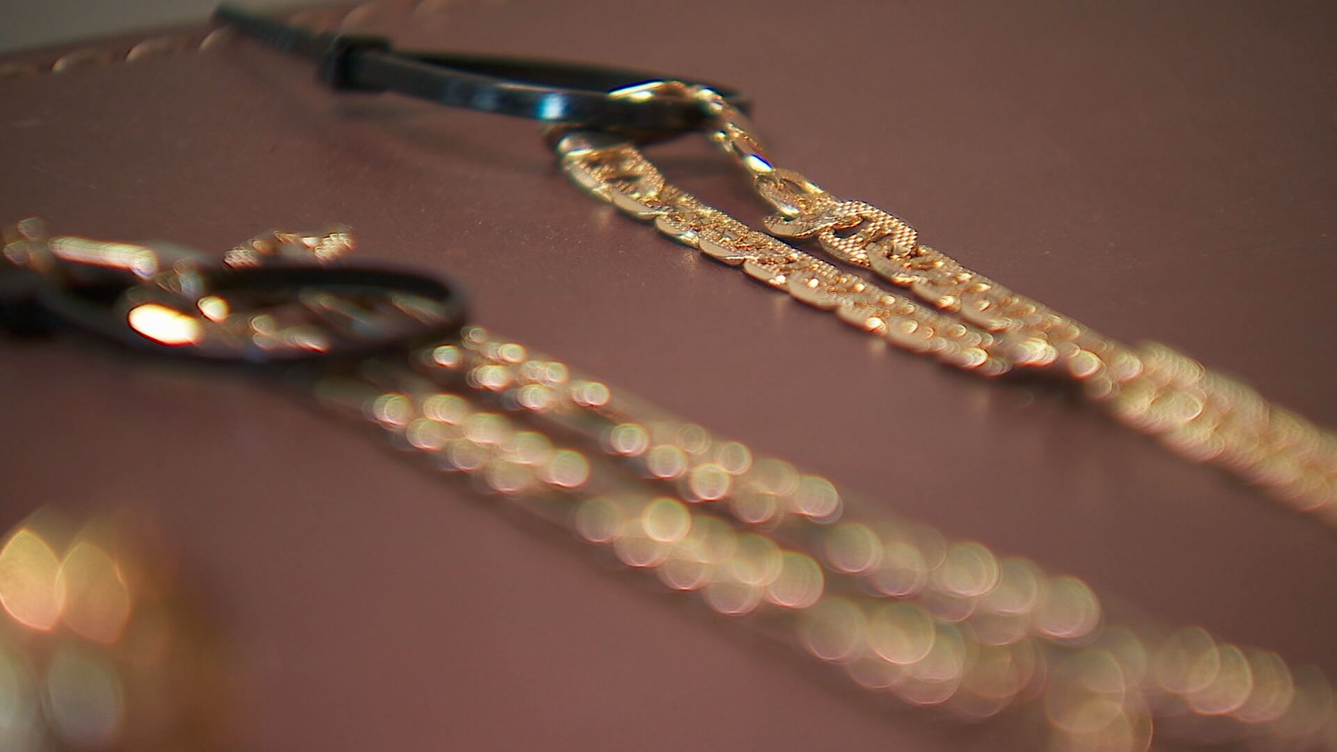 (Gold Scam Clarksville).transfer_frame_361.jpeg