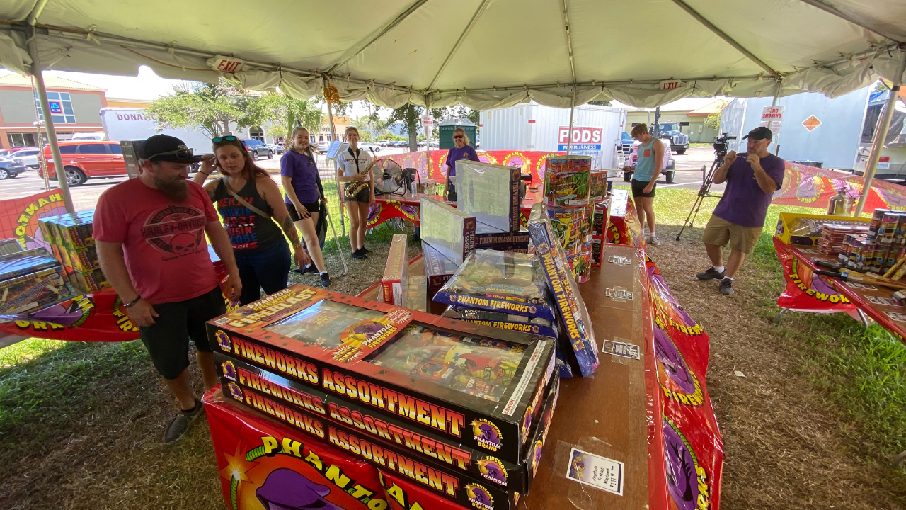 fireworks tent.png