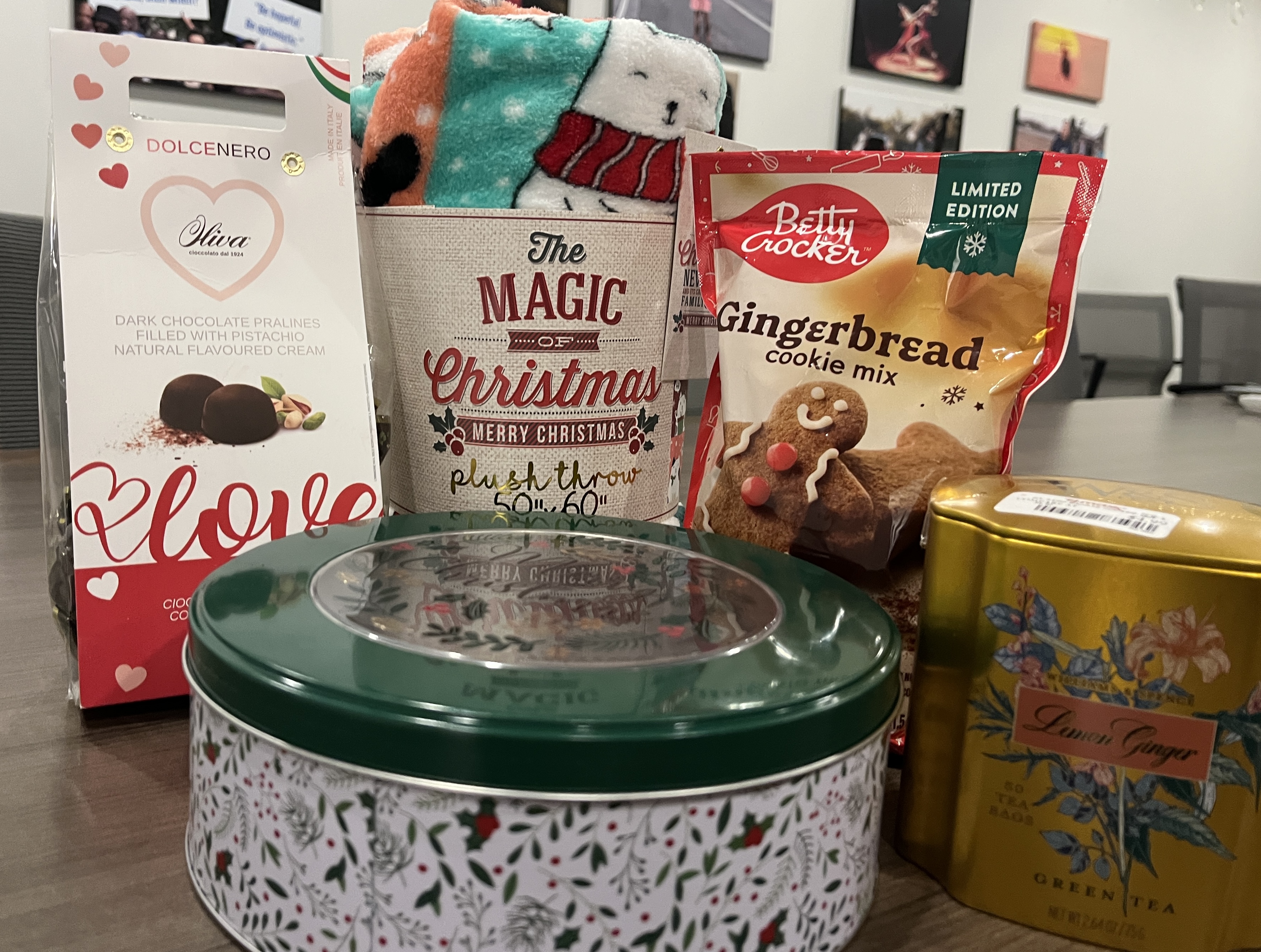 Christmas for $7 or less, affordable gift ideas for people on super tight budgets