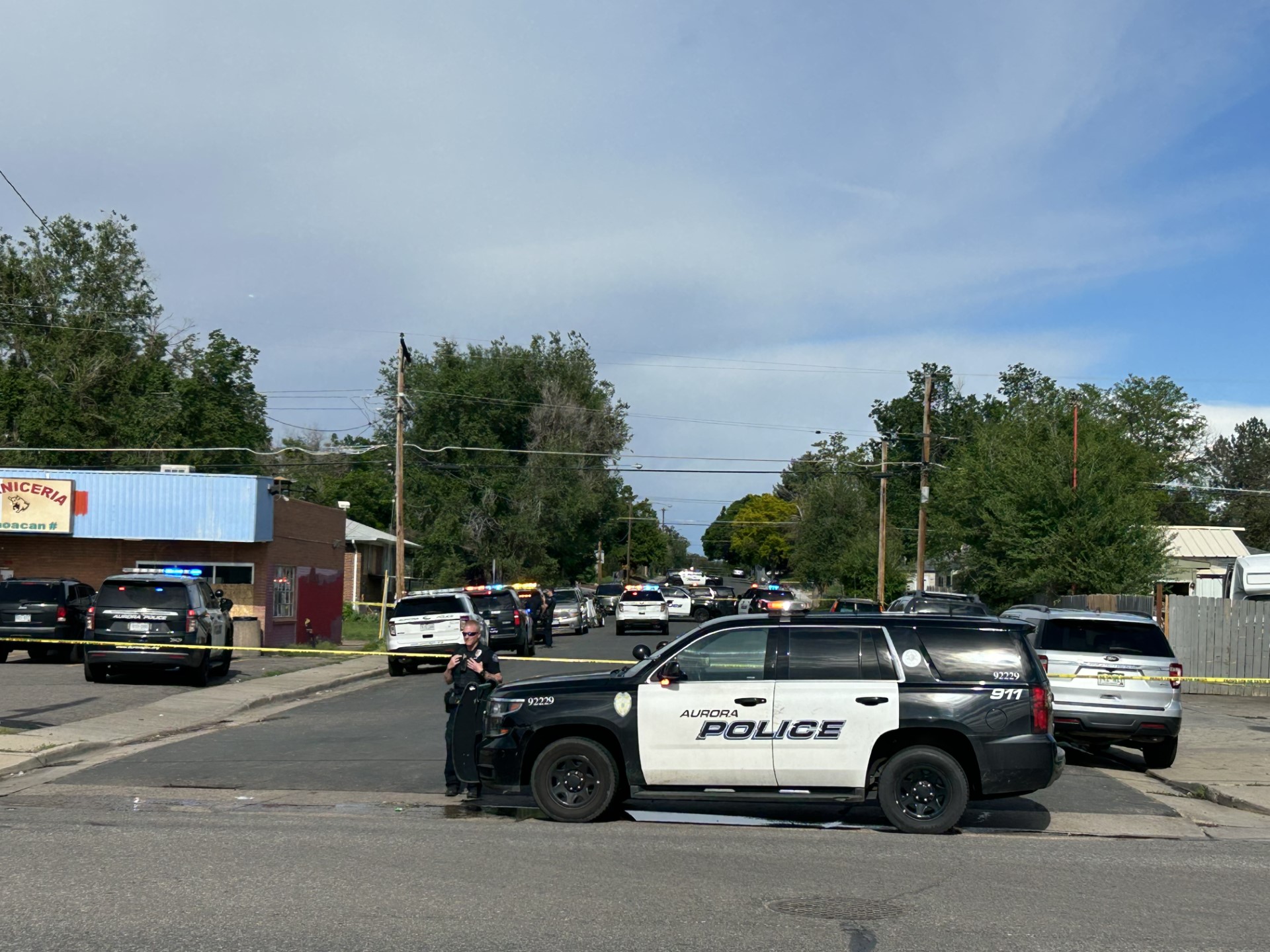aurora OIS after convenience store robbery 6-1-23