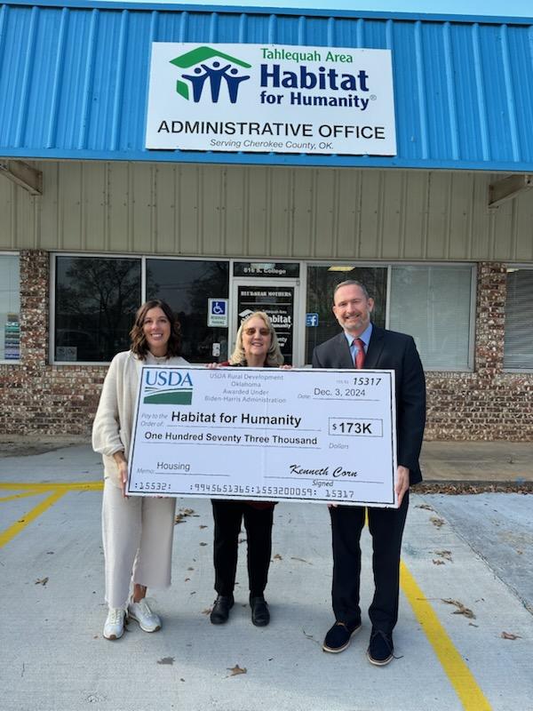 CHECK PRESENTATION.jpg