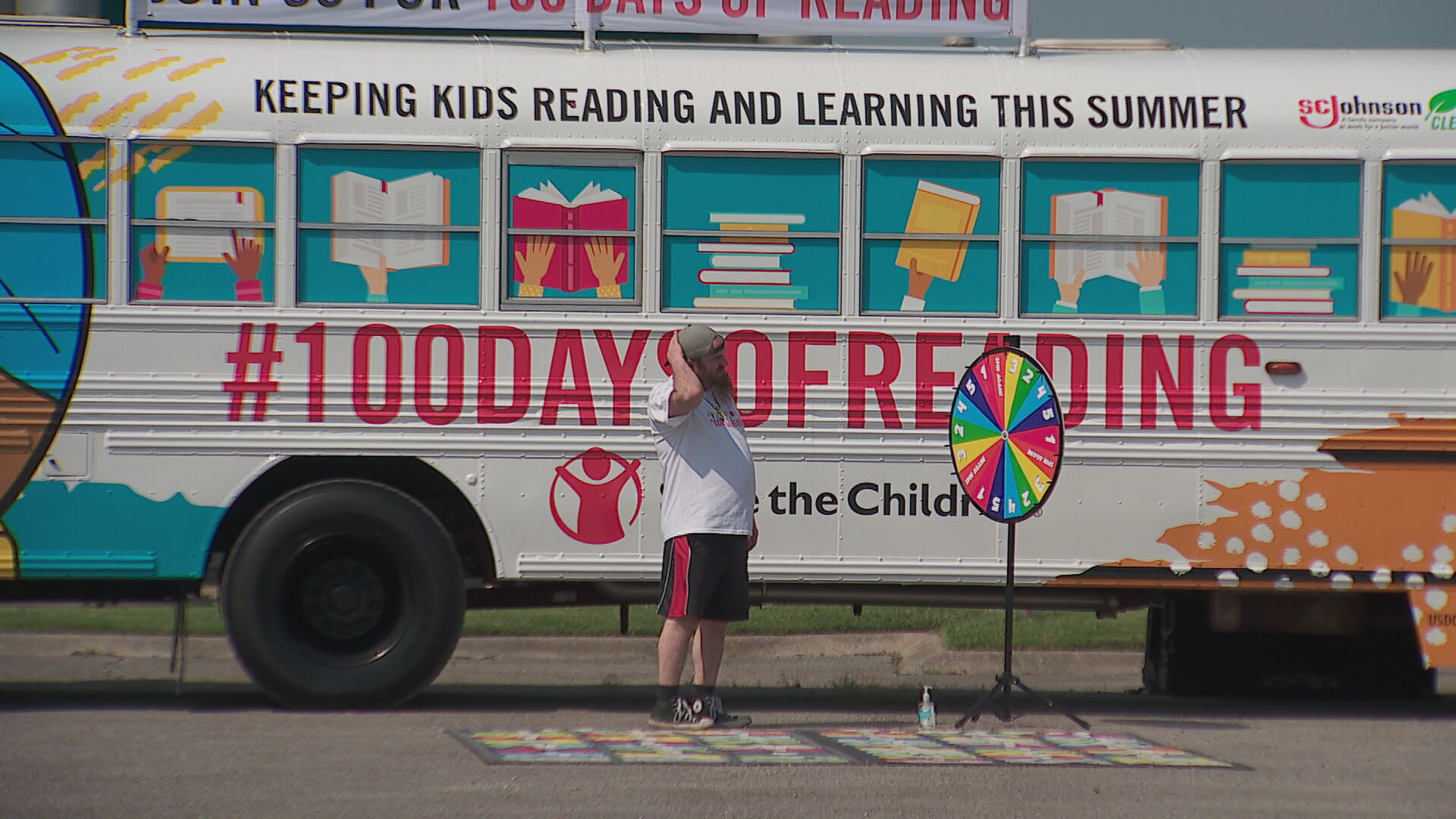 5p 100 Days of Reading Bus Tour vo_frame_114.jpeg