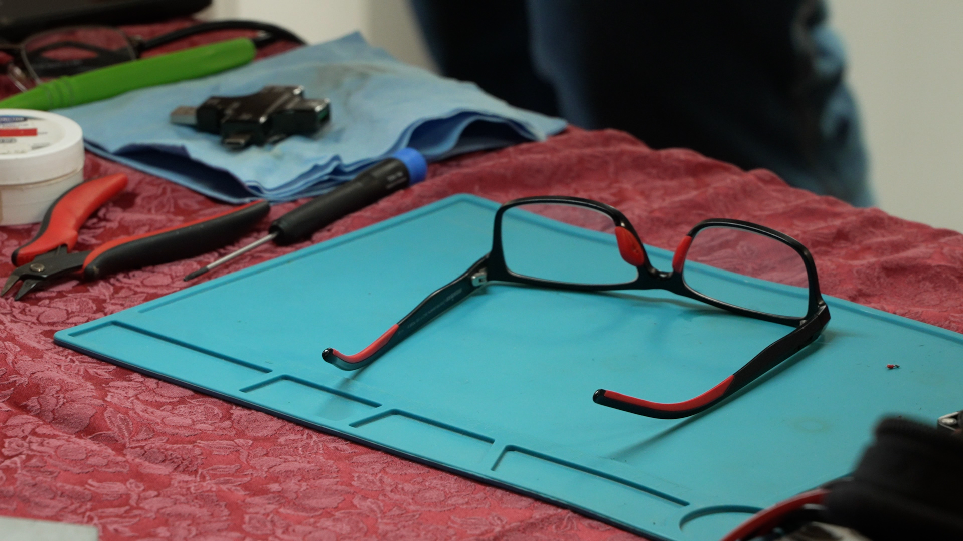 Free Repair Cafe, Five Cities, Aug. 9, 2025_Justin Stinson.jpg