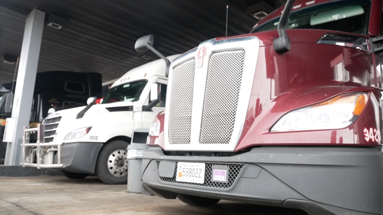 diesel prices trucking.jpg