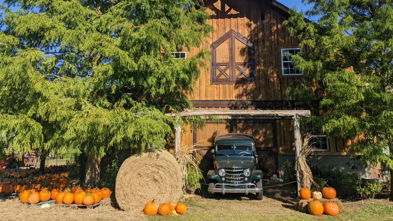 sweetfield farms barn.png