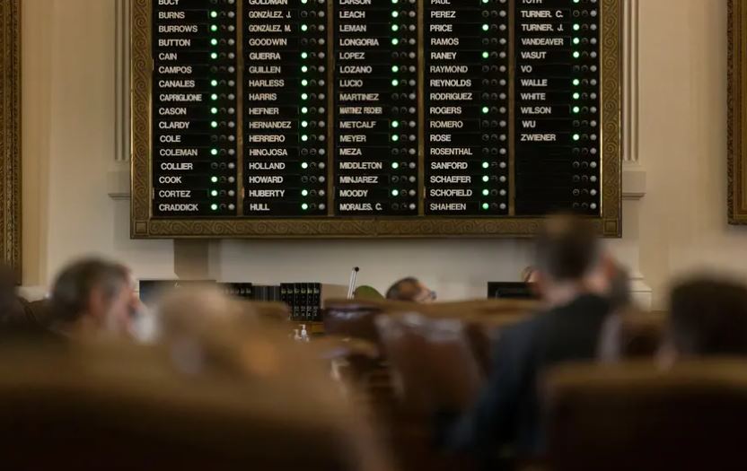 Roll call is tallied on the House floor on Aug. 23, 2021..JPG