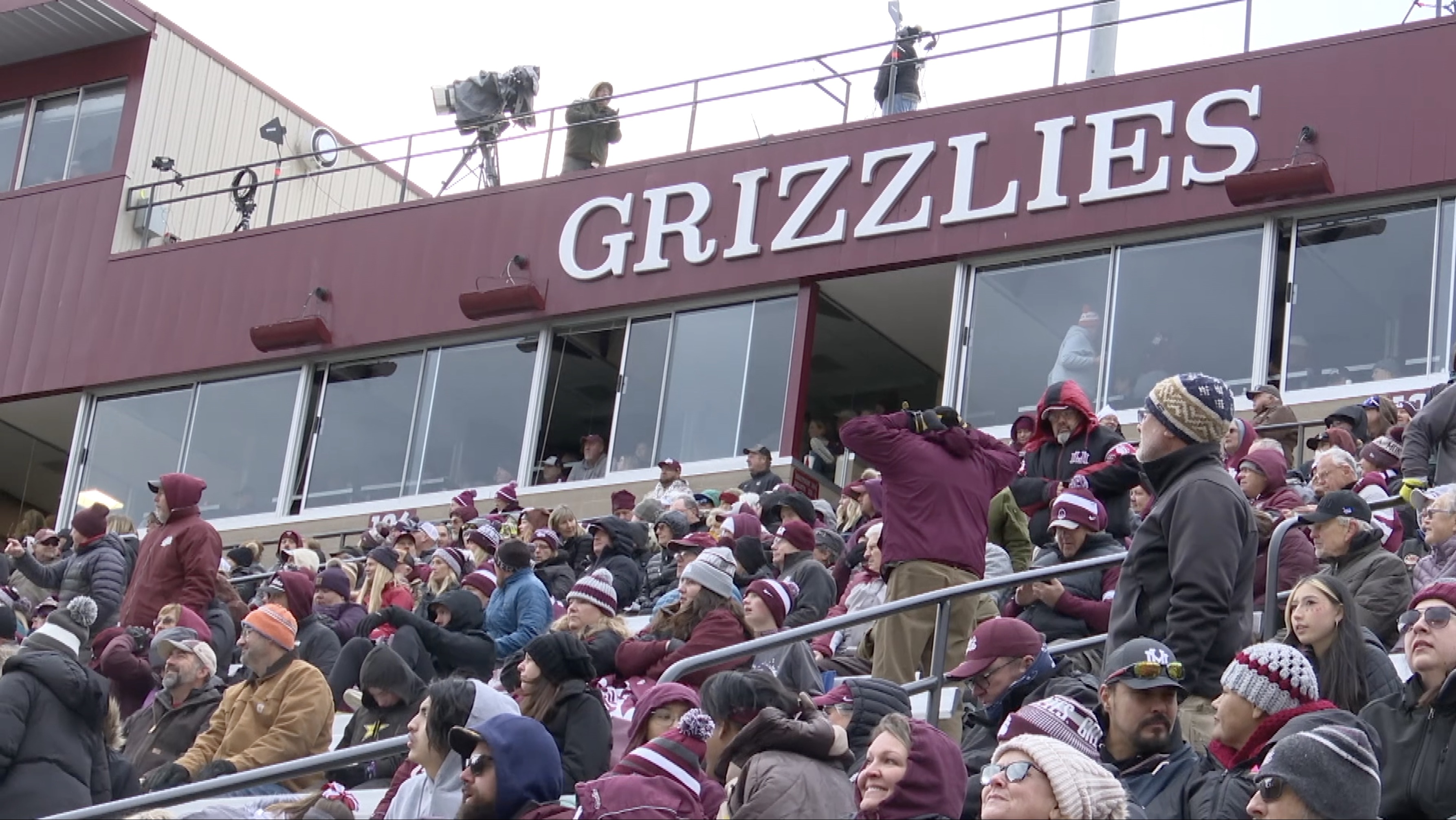 Washington-Grizzly Stadium Inside