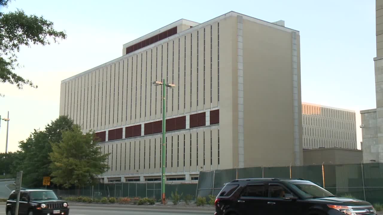 Norfolk City Jail responds to bacterial meningitis scare after inmate dies