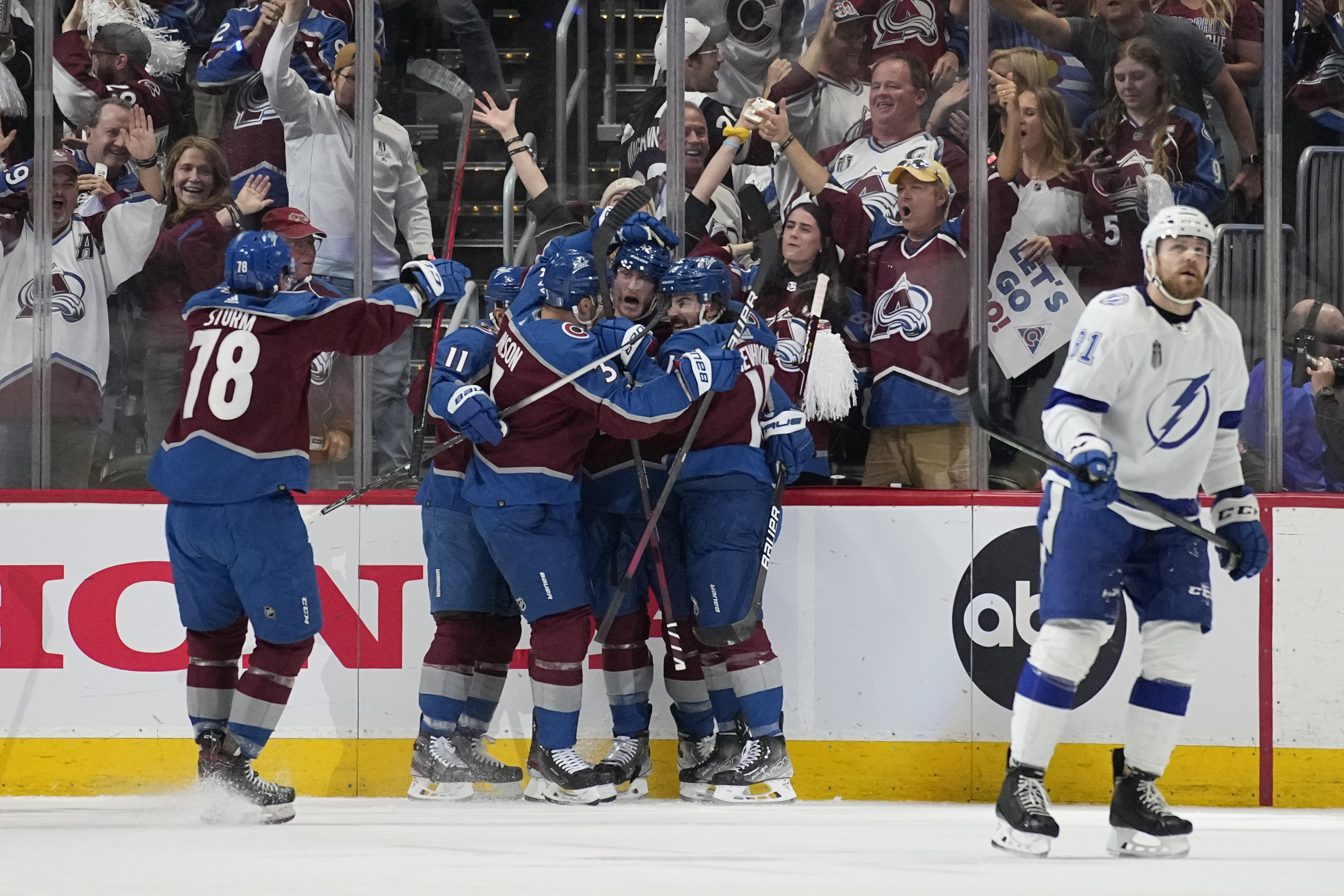 Stanley Cup Lightning Avalanche Hockey