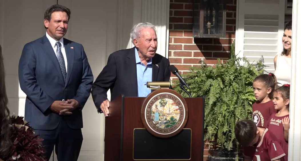 Lee Corso receives Governor's Medal of Freedom