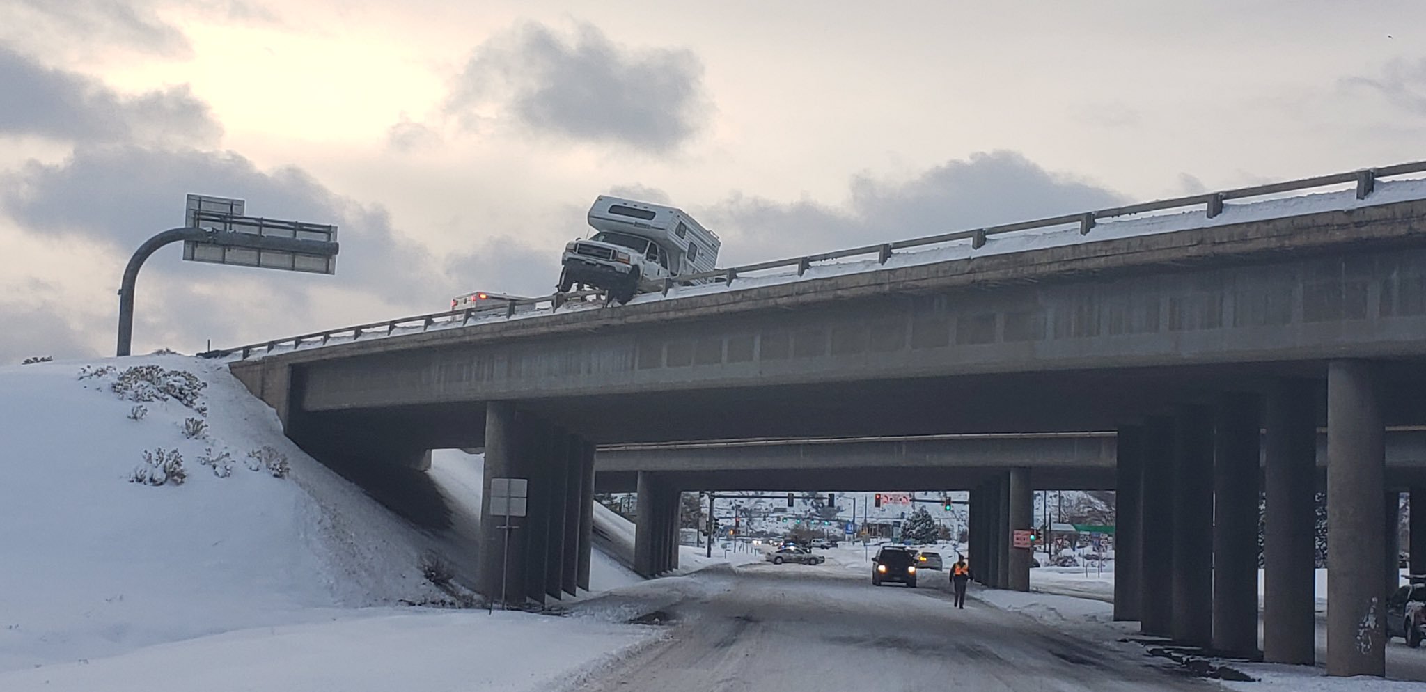 suspected drunk driver nearly slides off i-70 overpass.jpeg