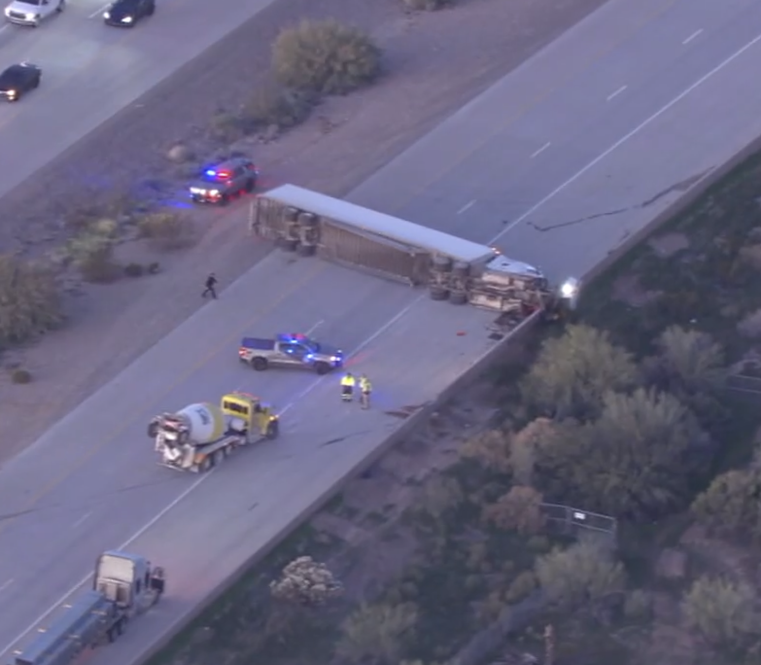 semi truck crash Loop 303