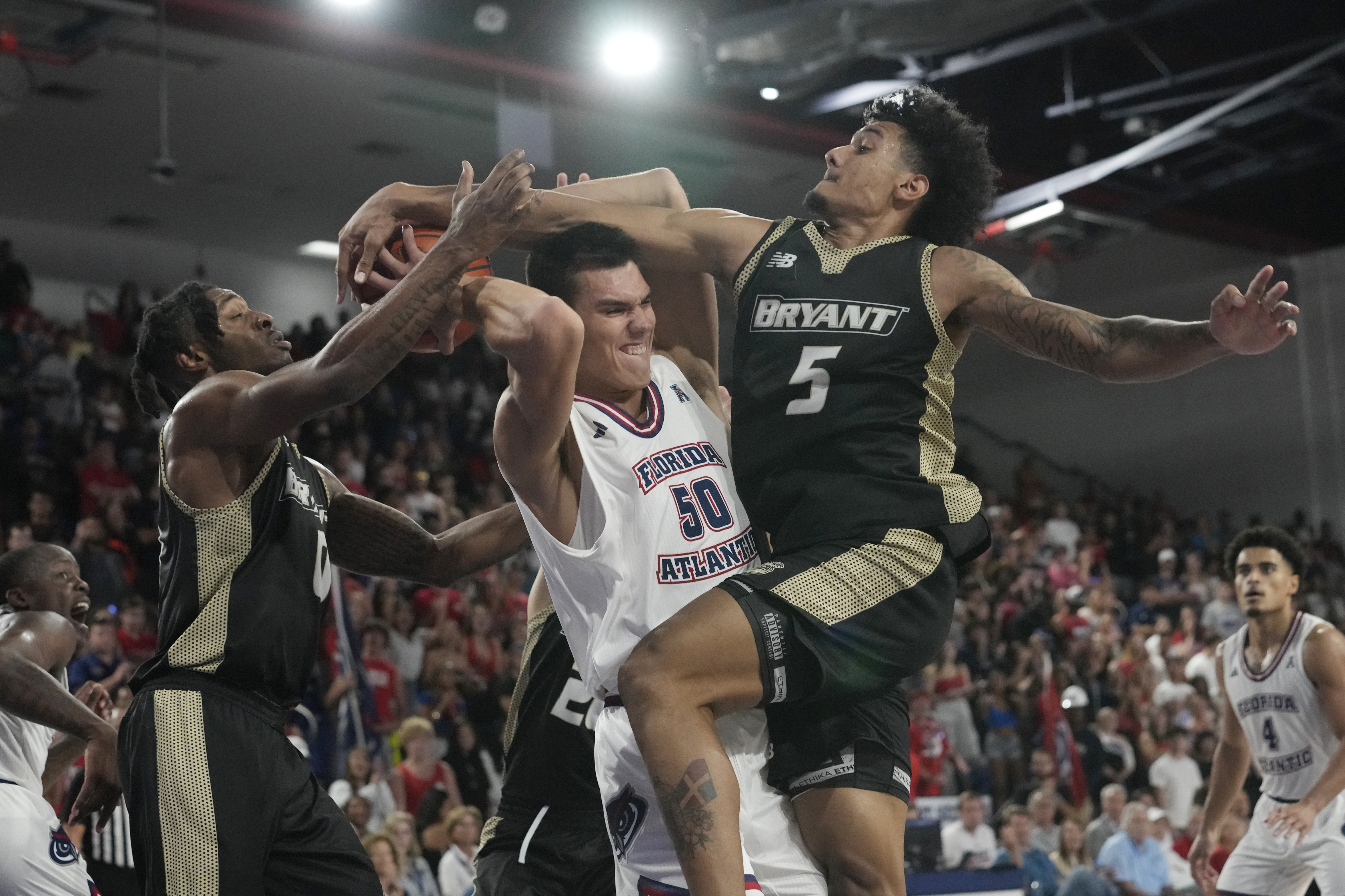 Bryant Florida Atlantic Basketball