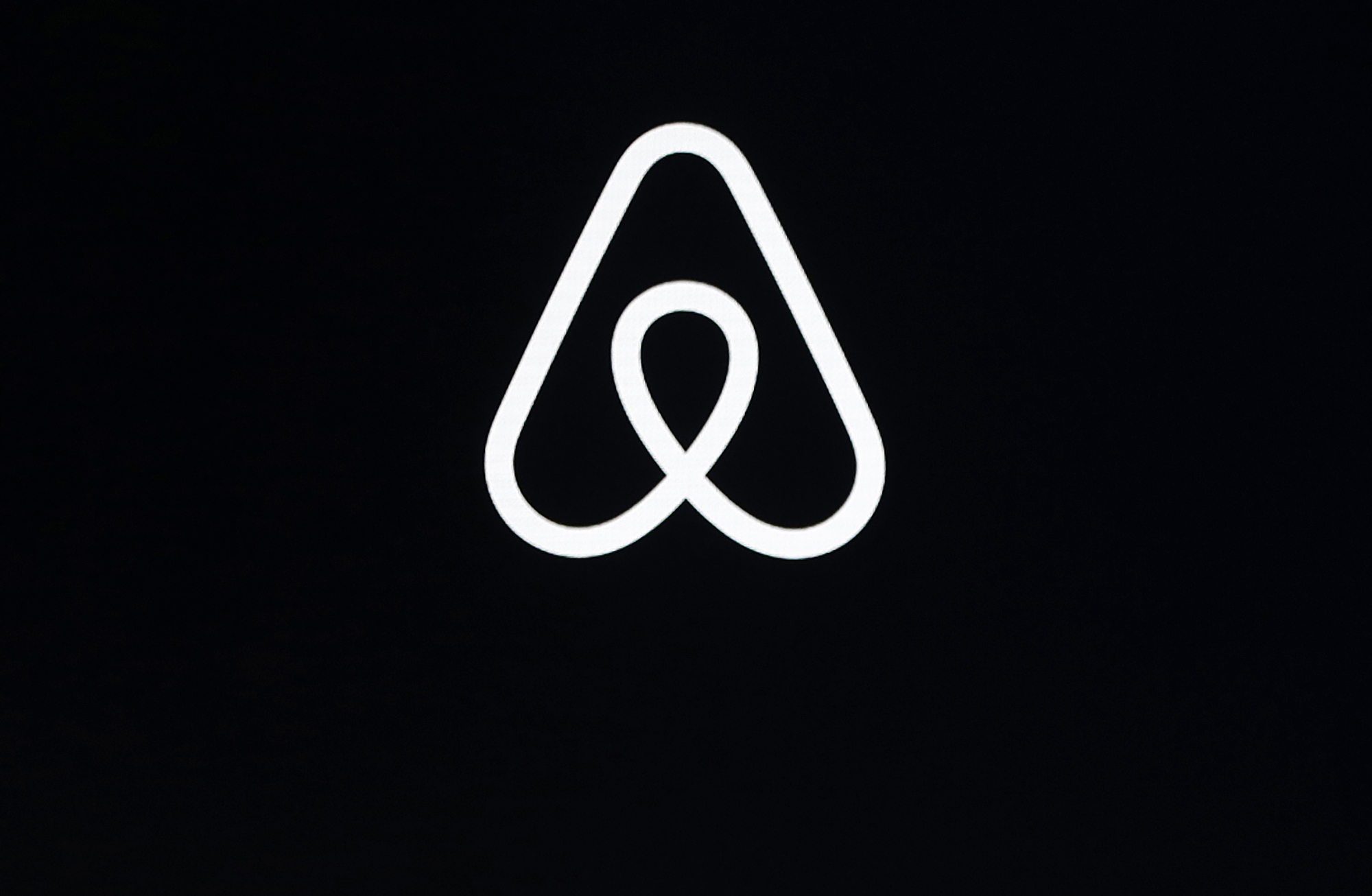 Airbnb logo AP