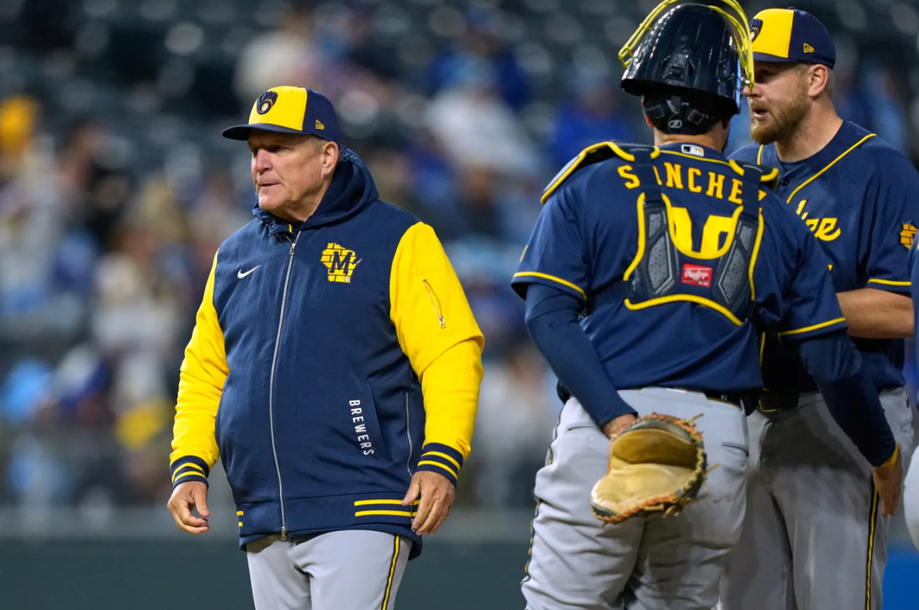 Milwaukee Brewers manager Pat Murphy walks back to the dugout after making a pitching change during the sixth inning in the second baseball game of a doubleheader against the Kansas City Royals, Saturday, April 4, 2026, in Kansas City, Mo.