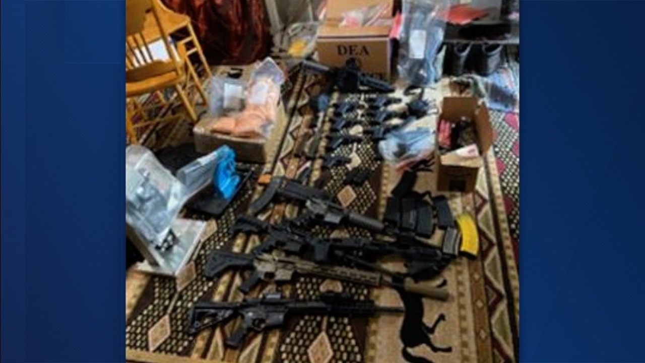 Drugs and guns seized from Battle Creek.jpg