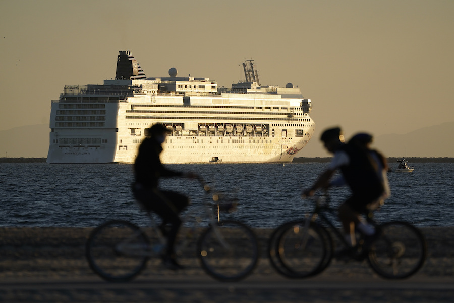 CDC warns 'all people' should avoid traveling on cruise ships