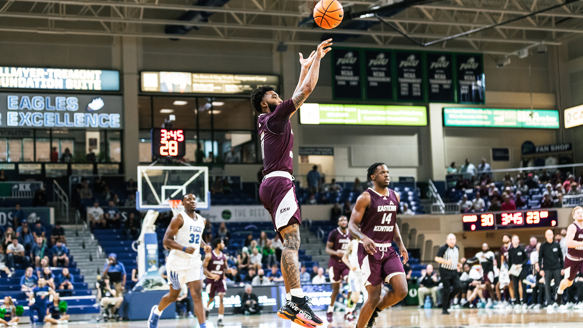 Jomaru Brown-01 (2022_01-27 at Florida Gulf Coast by Corey Rush).jpg