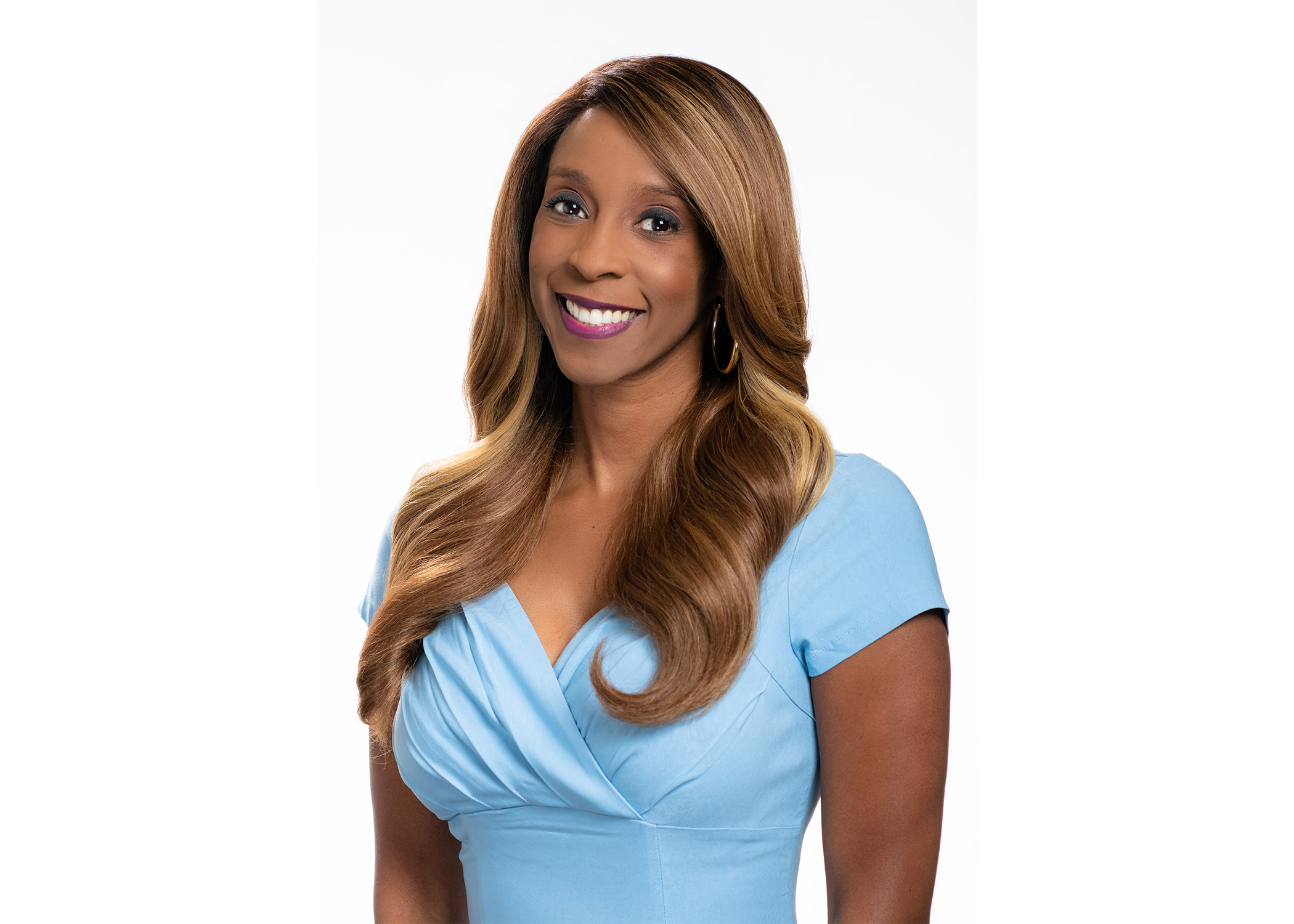 lynette headshot 22.jpg