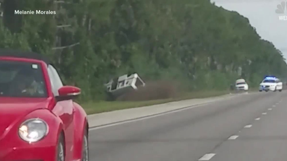 wptv-mail-truck-carjacked.jpg