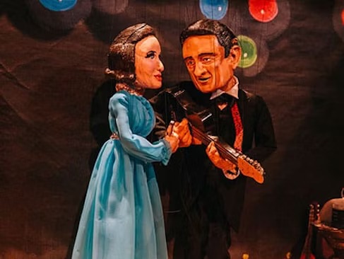 String City puppets 