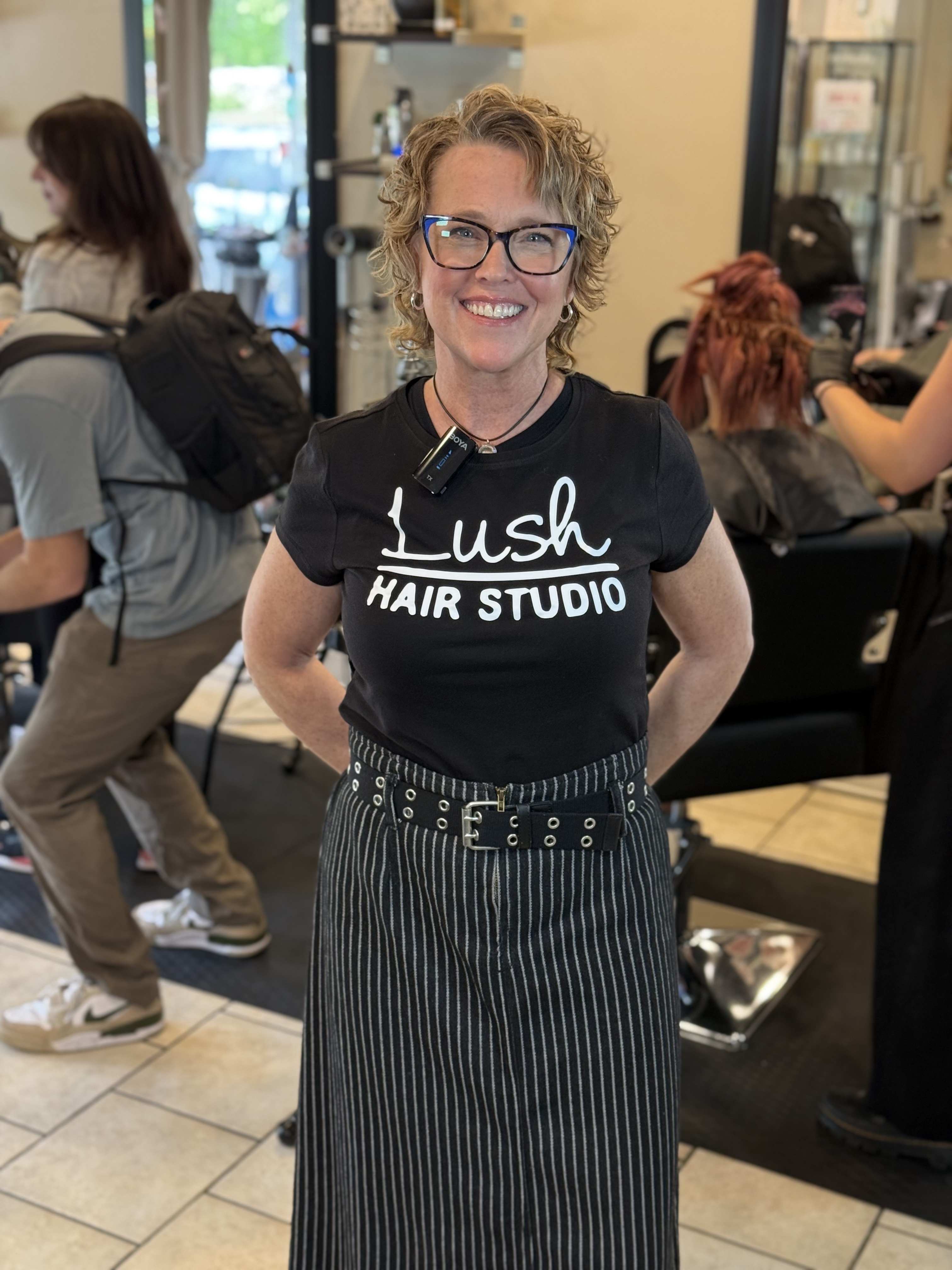 West Bloomfield salon gives free makeovers to women staying in Pontiac shelter