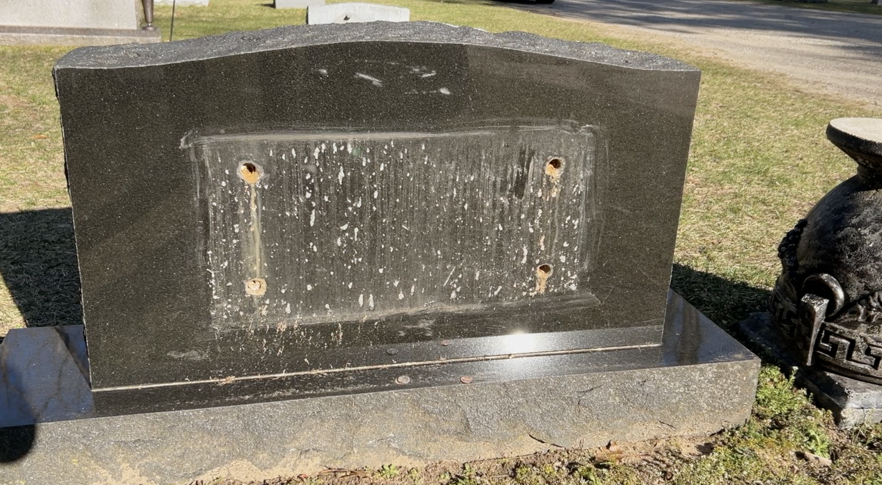 veteran stolen plaque 4.png