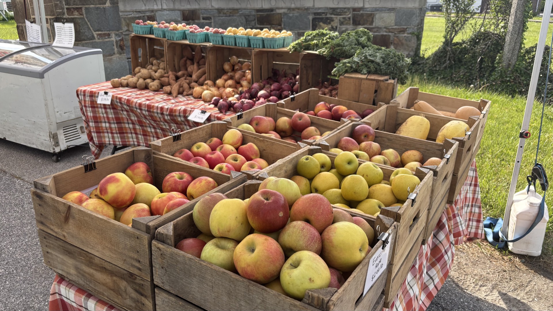 McCleaf's Markets apples at the Pikesville Farmer's Market