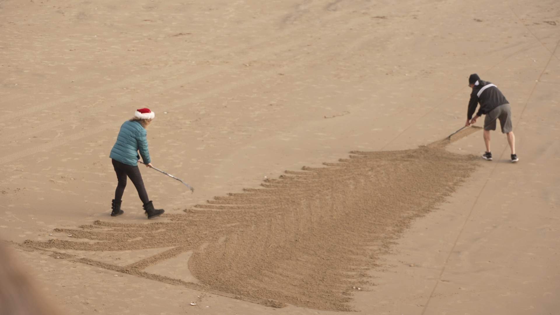 Snowflakes in the Sand SVO.00_00_32_21.Still001.png